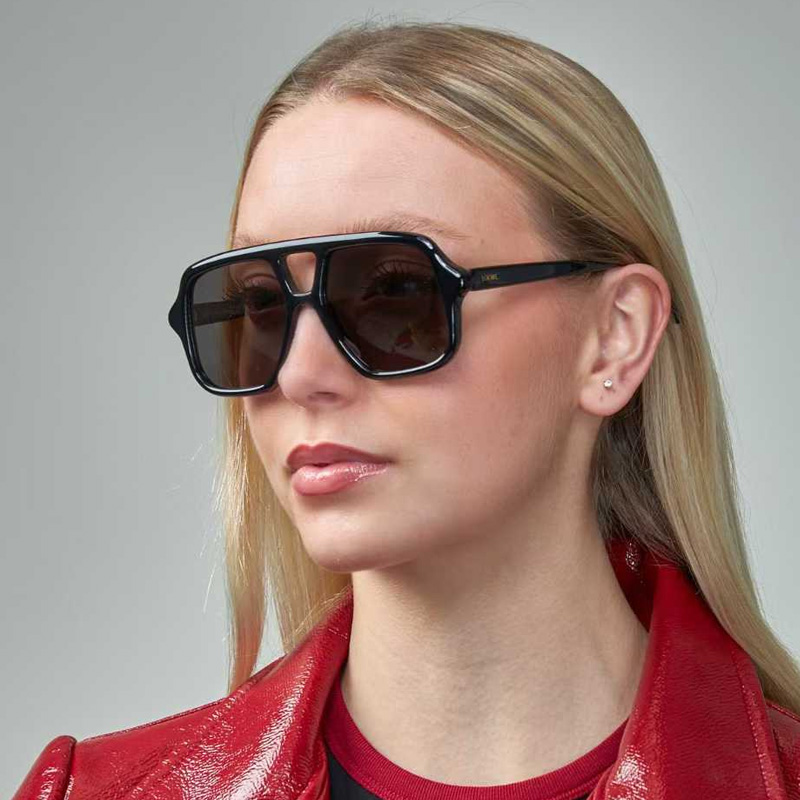 LW40161U Sunglasses Black Gray