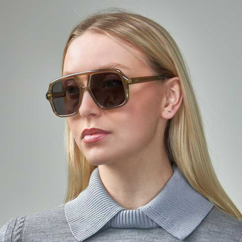 LW40161U Sunglasses Brown Gray