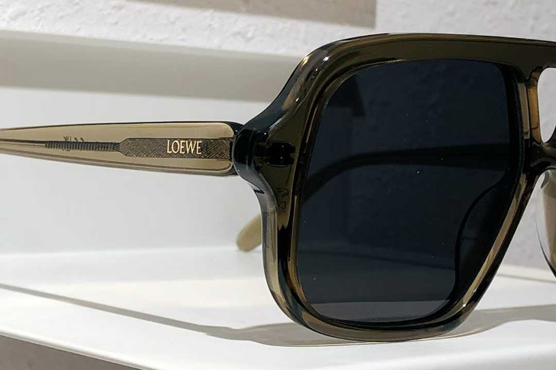 LW40161U Sunglasses Brown Gray