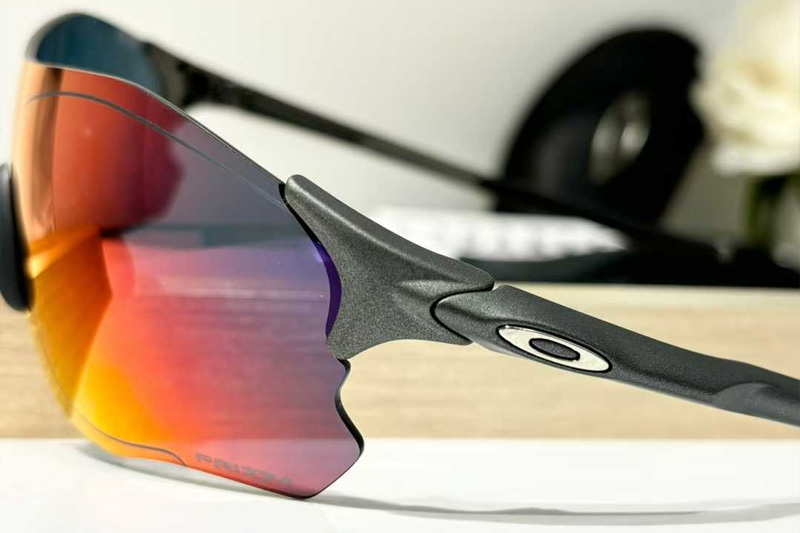 OO9313 Sunglasses Gunmetal Red Flash