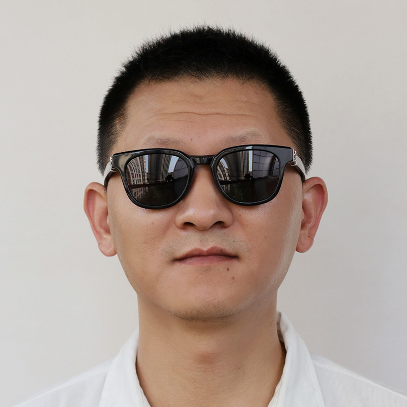 Penetranusrex Sunglasses Black Gray