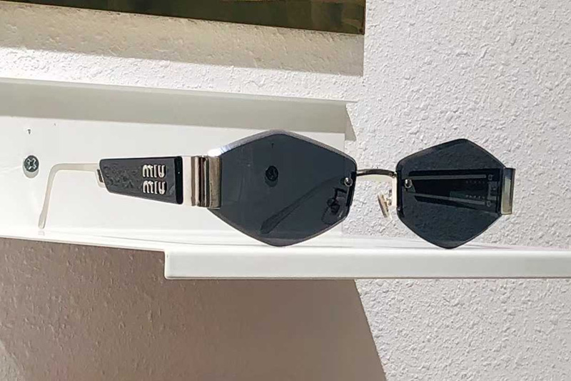 SMU16ZS Sunglasses Black Silver Gray