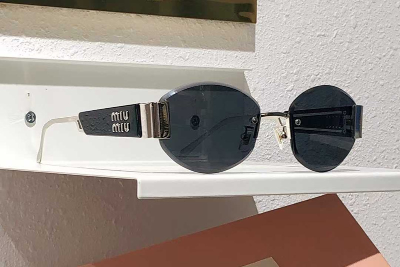 SMU17ZS Sunglasses Black Silver Gray