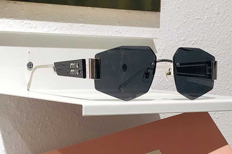 SMU18ZS Sunglasses Black Silver Gray