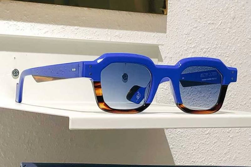 Slow Down Sunglasses Blue Tortoise Gradient Blue