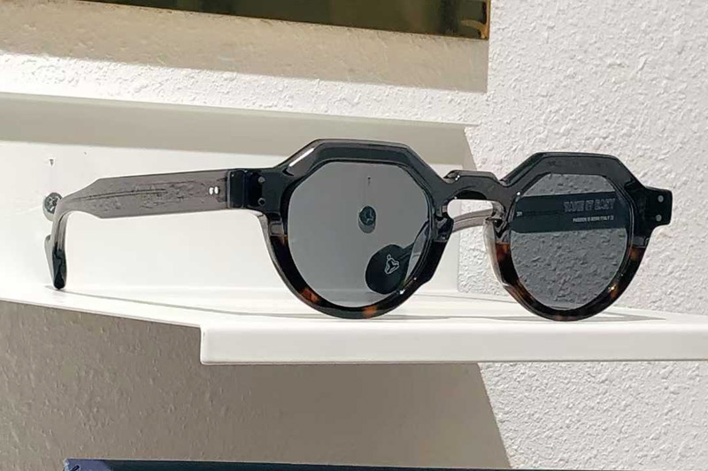 Take It Easy Sunglasses Gray Tortoise Gray