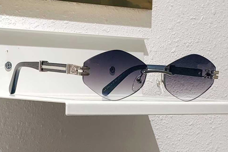 The Idoli-A Sunglasses Silver Black Gradient Gray