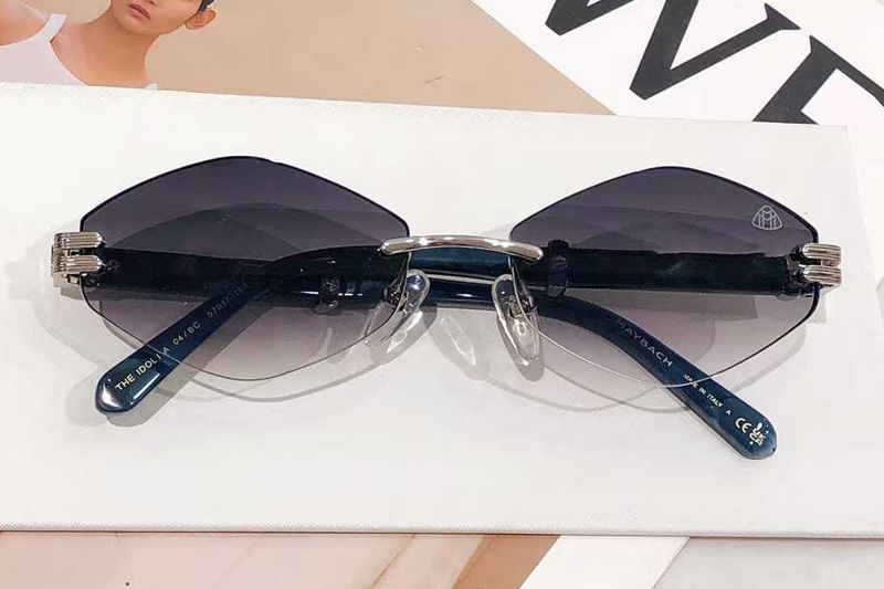 The Idoli-A Sunglasses Silver Black Gradient Gray