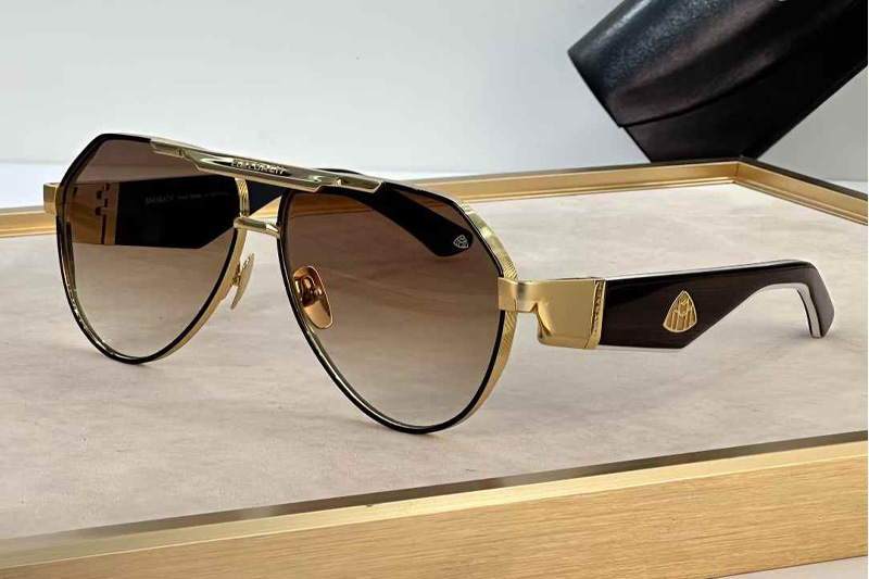 The King III Sunglasses Gold Black Gradient Brown