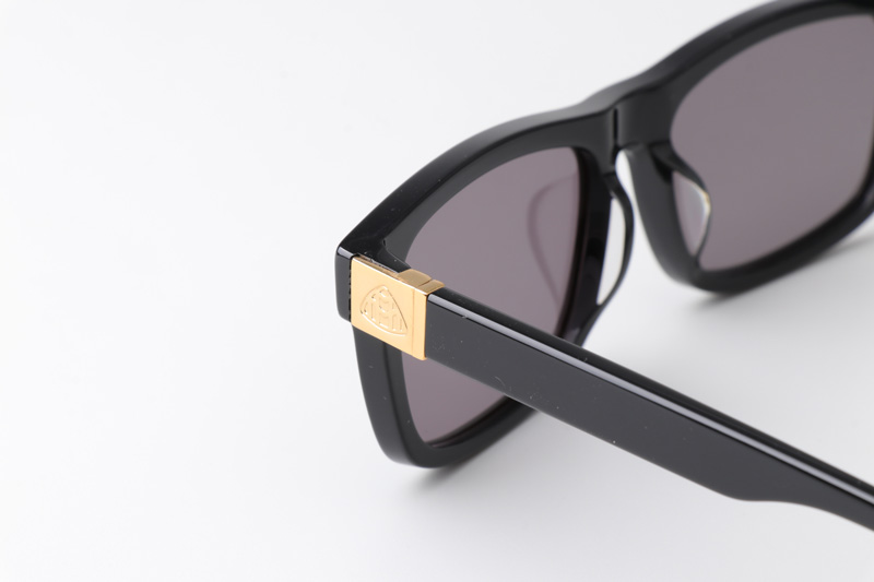 The King Sunglasses Black Gray