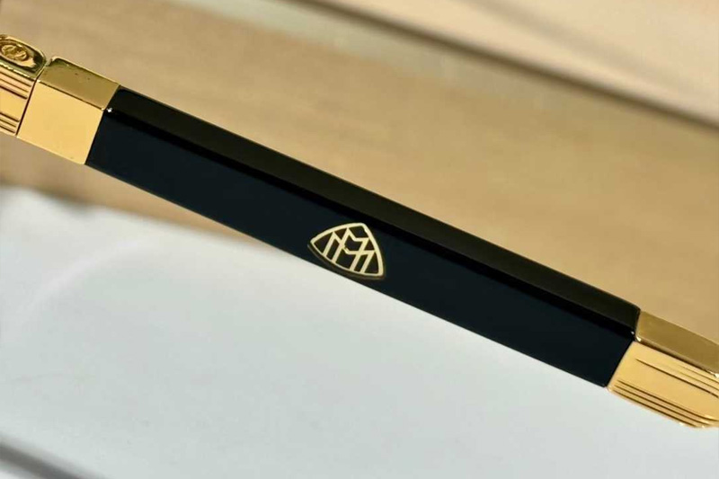 The Nean Sunglasses Gold Black Gray