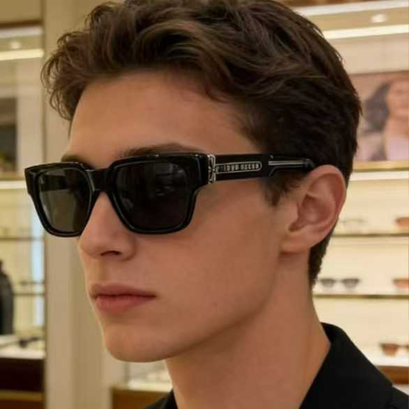 Thick Sunglasses Black Silver Gray