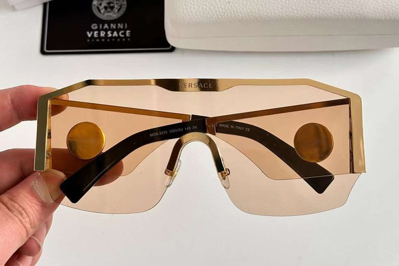 VE2220 Sunglasses In Gold Yellow