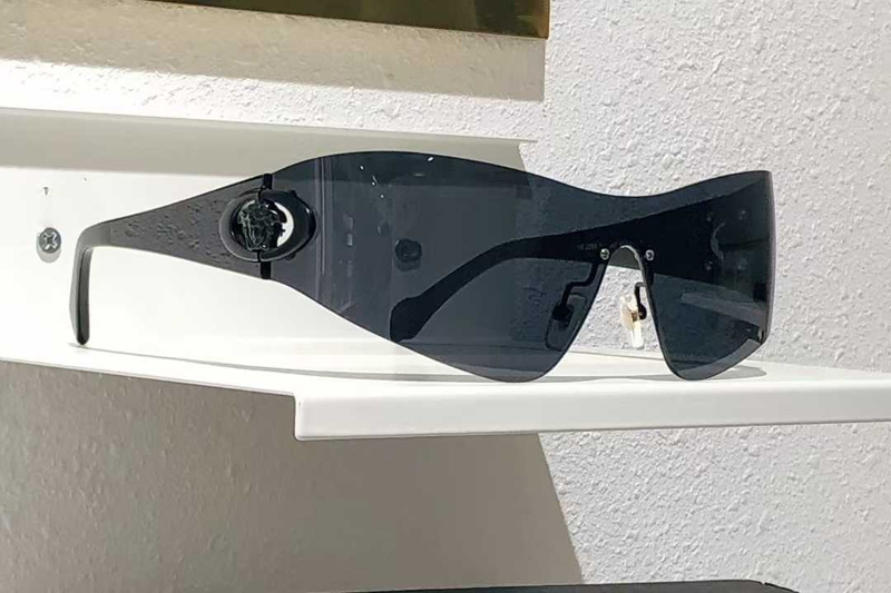 VE2280 Sunglasses Black Gray