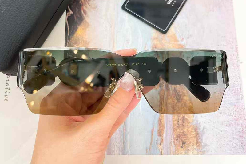 VE6782 Sunglasses Black Gold Gradient Gray